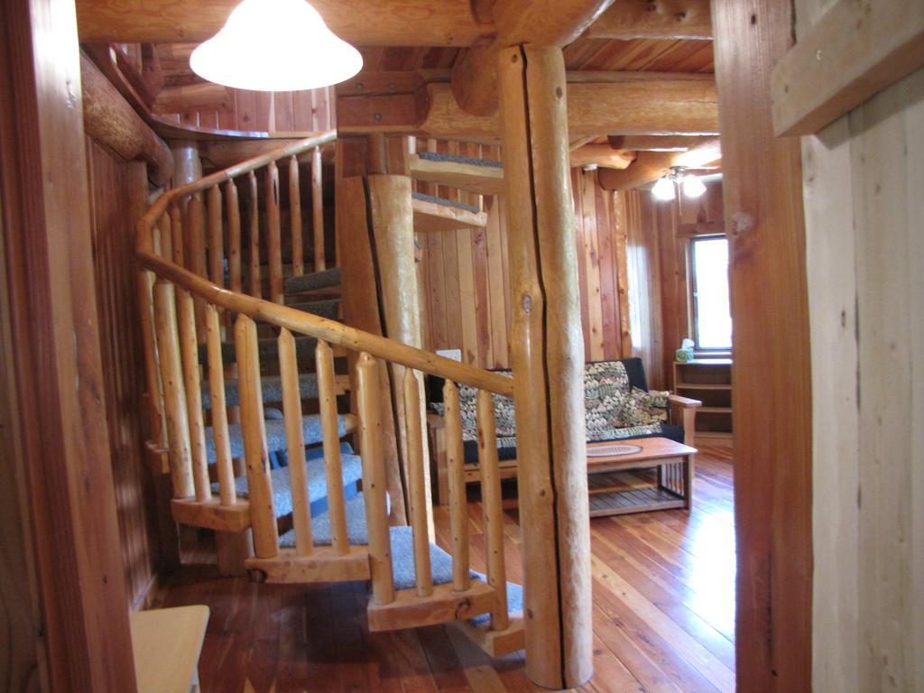 Hitching Post Resort Келоуна Экстерьер фото